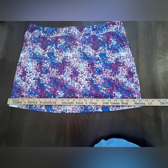 TOURNAMENT COLLECTION WOMEN’S SIZE XL SKORT.   PURPLE/BLUE/WHITE.  LIKE NEW - Picture 5 of 6